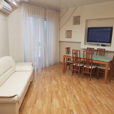 Апартаменты На Люстдорфской Odessa Exterior foto